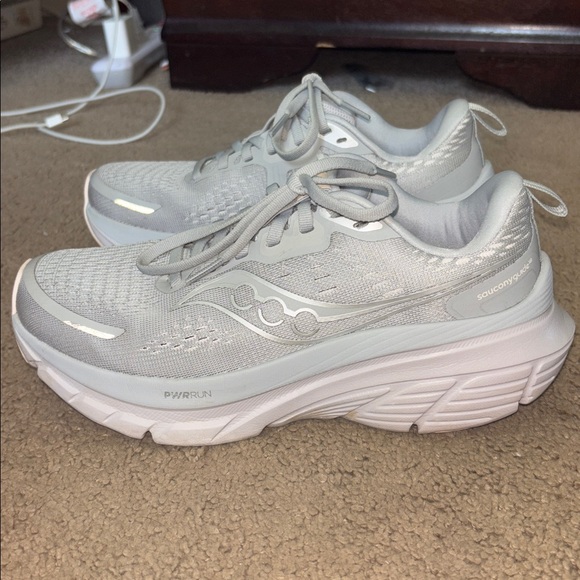 Saucony guide 18 Women's Light Gray Athletic Shoes - Picture 3 of 5